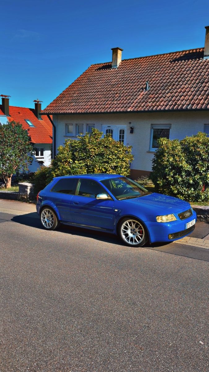 Audi S3 1.8T quattro -