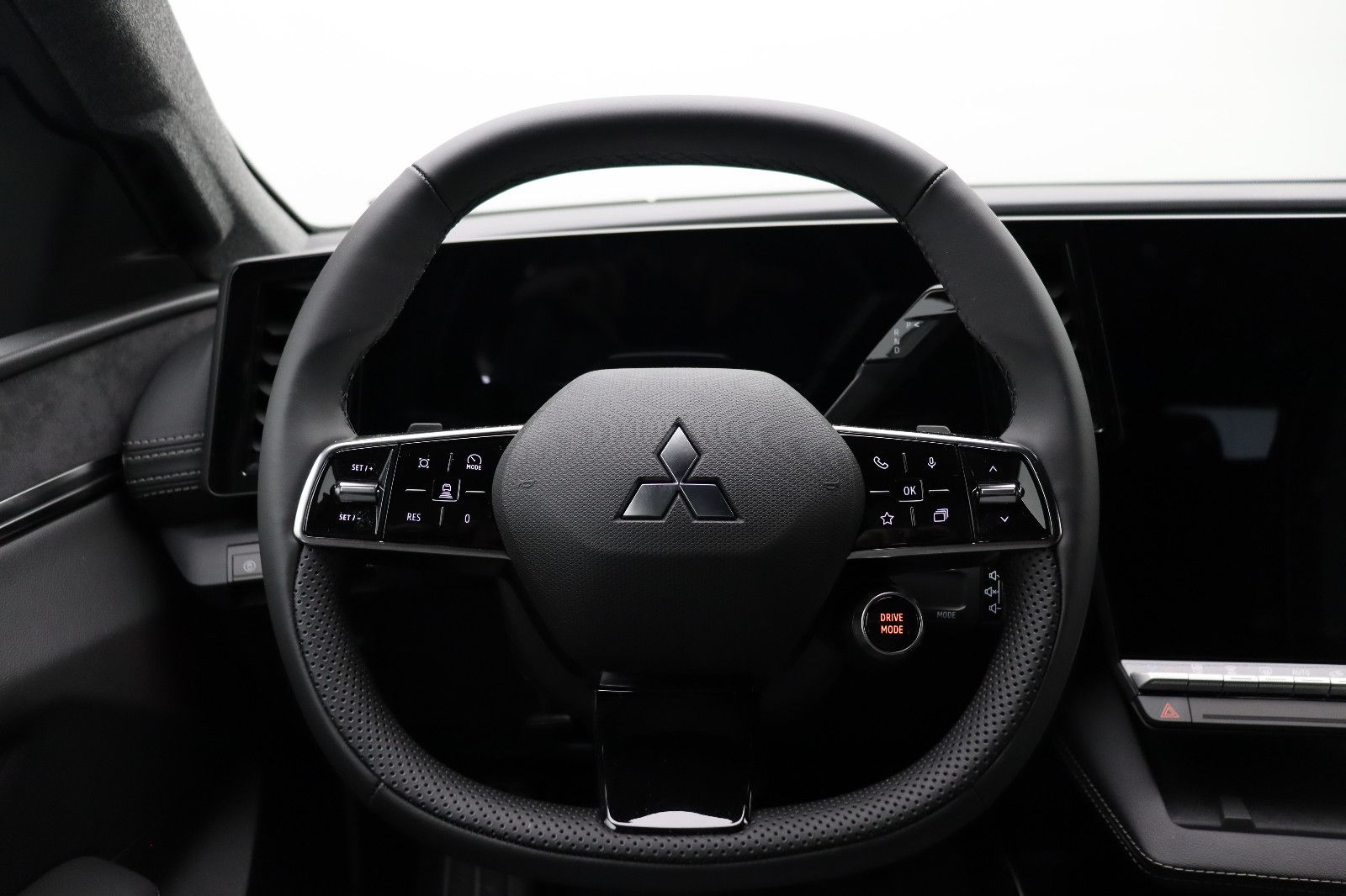 Fahrzeugabbildung Mitsubishi Eclipse Cross Diamant Top 87 kWh