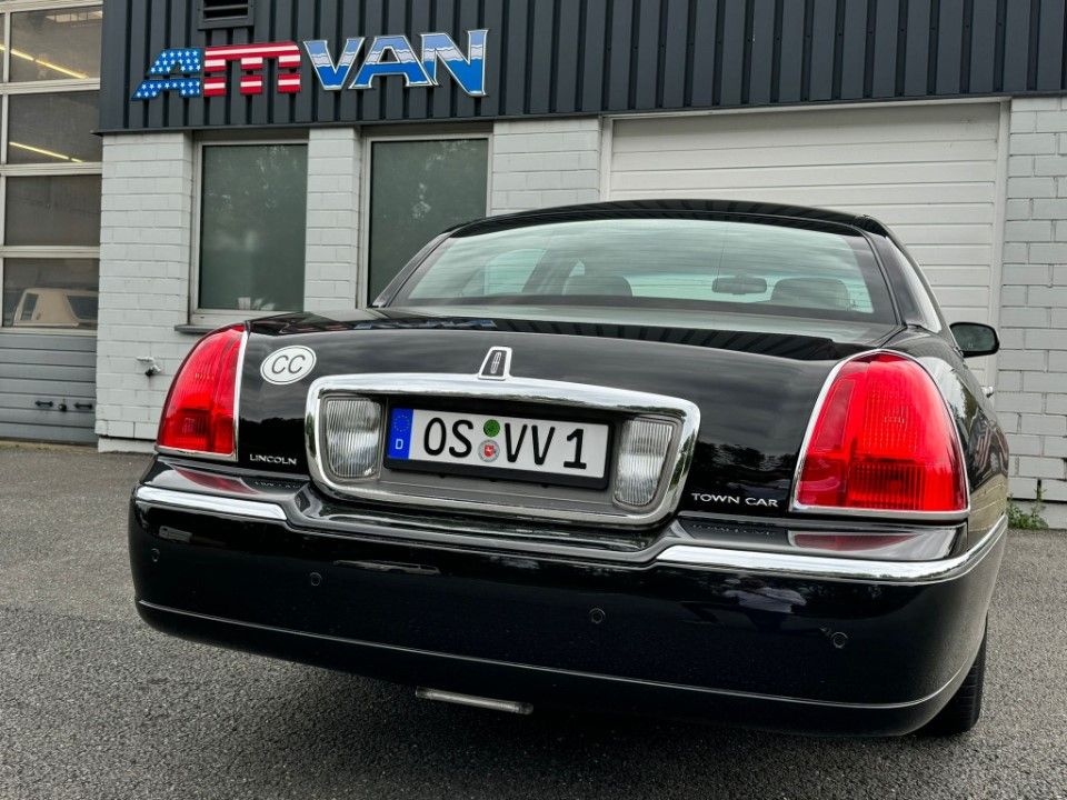 Fahrzeugabbildung Lincoln Town Car Signature Limited