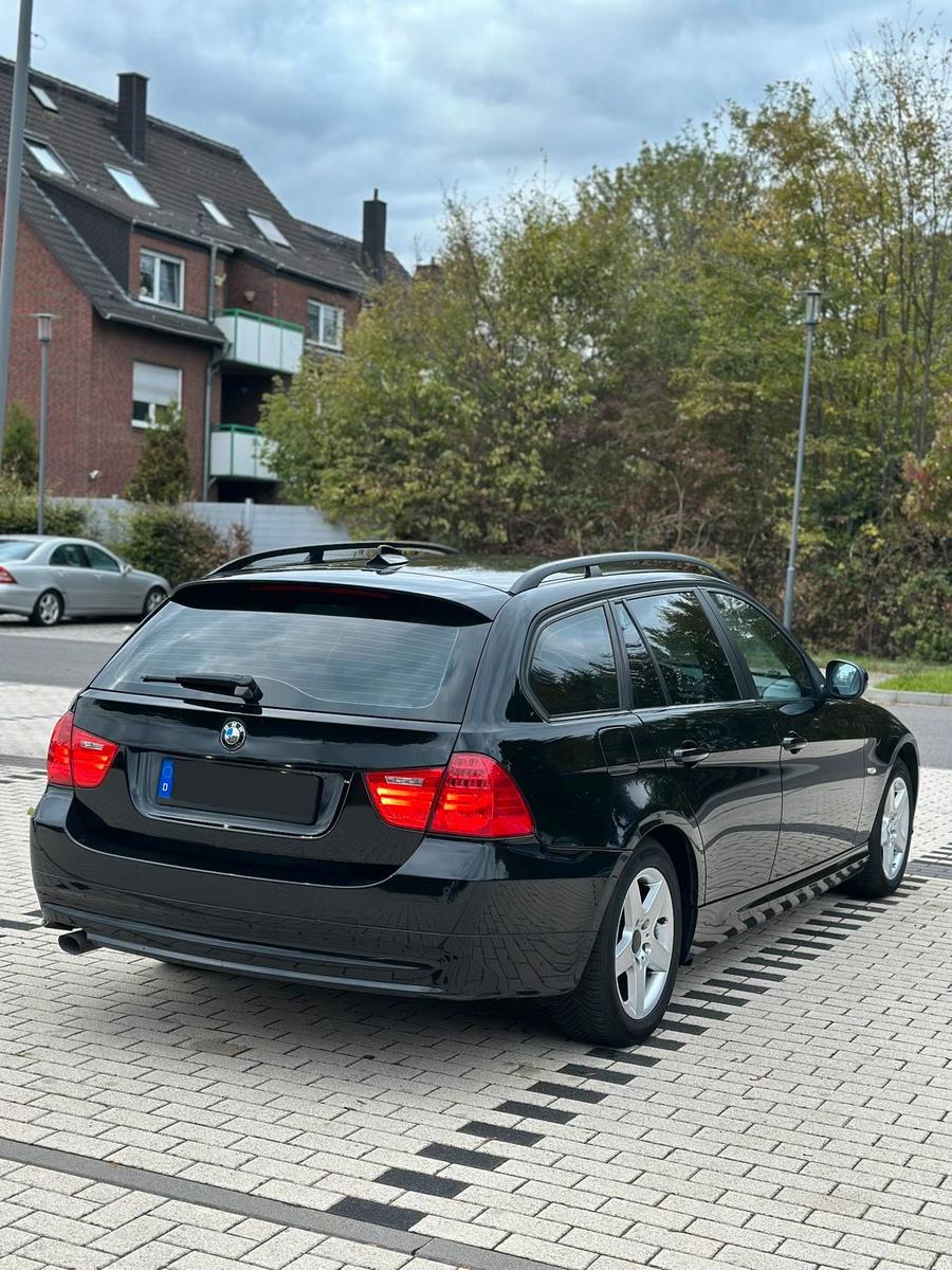 BMW 318 2009 — photo 6