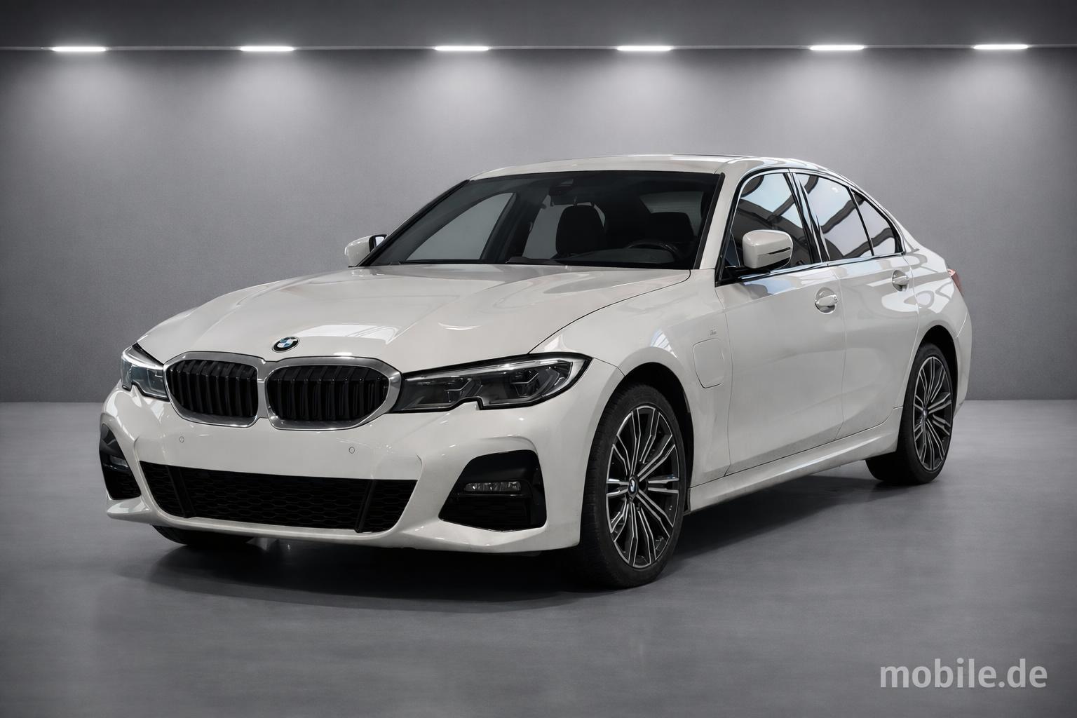 BMW 330e*xDRIVE*M-SPORT*H&K*LASER*PLUG-IN*2.Hd