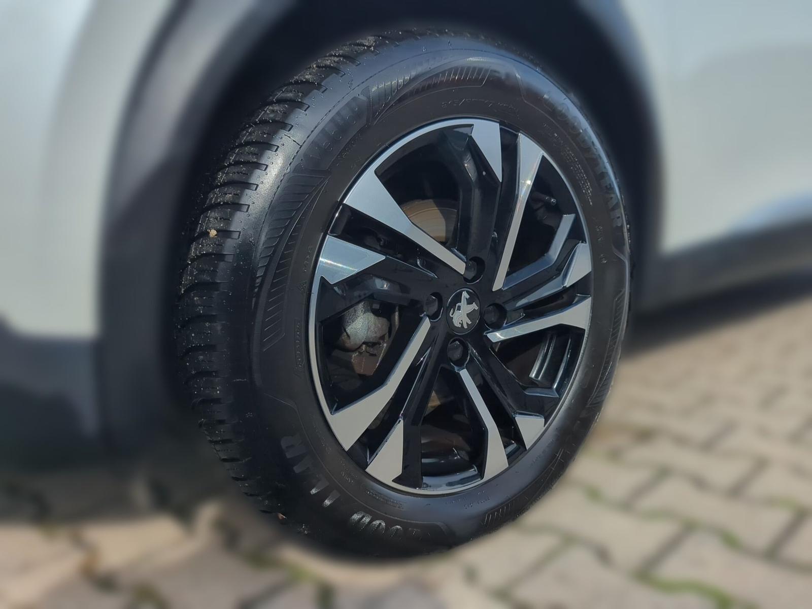 Peugeot 2008 1.2 PureTech 130 Allure Pack LED Navi ACC