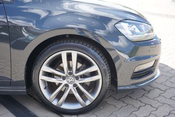 Volkswagen Golf - 10