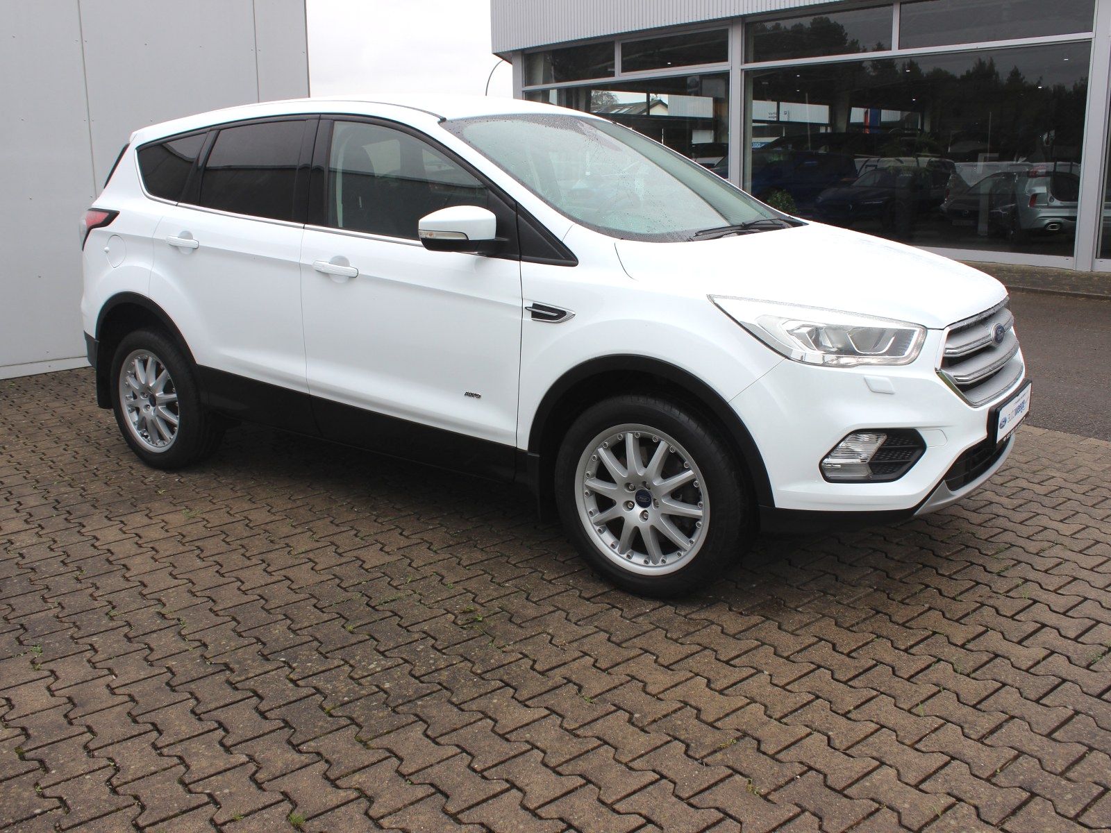 Fahrzeugabbildung Ford Kuga Titanium 2,0 TDCi 4x4 Start/Stopp