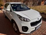 Kia Sportage Spirit 2WD AHK, 8-fach Räder - Kia Sportage mit Diesel-Antrieb: Automatik