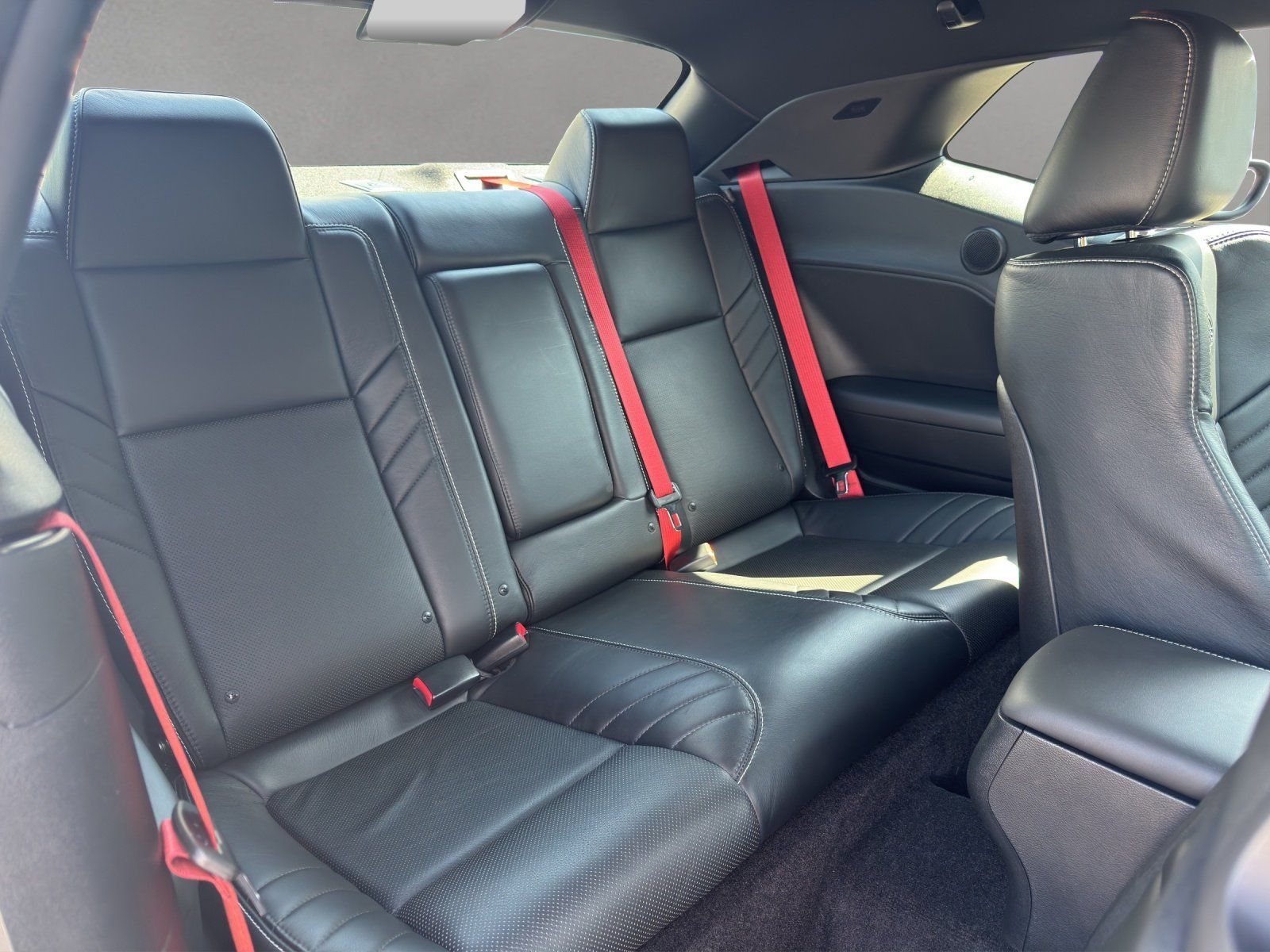 Fahrzeugabbildung Dodge CHALLENGER 6.2 V8 SRT HELLCAT/KAMERA/GRA/1.HAND/