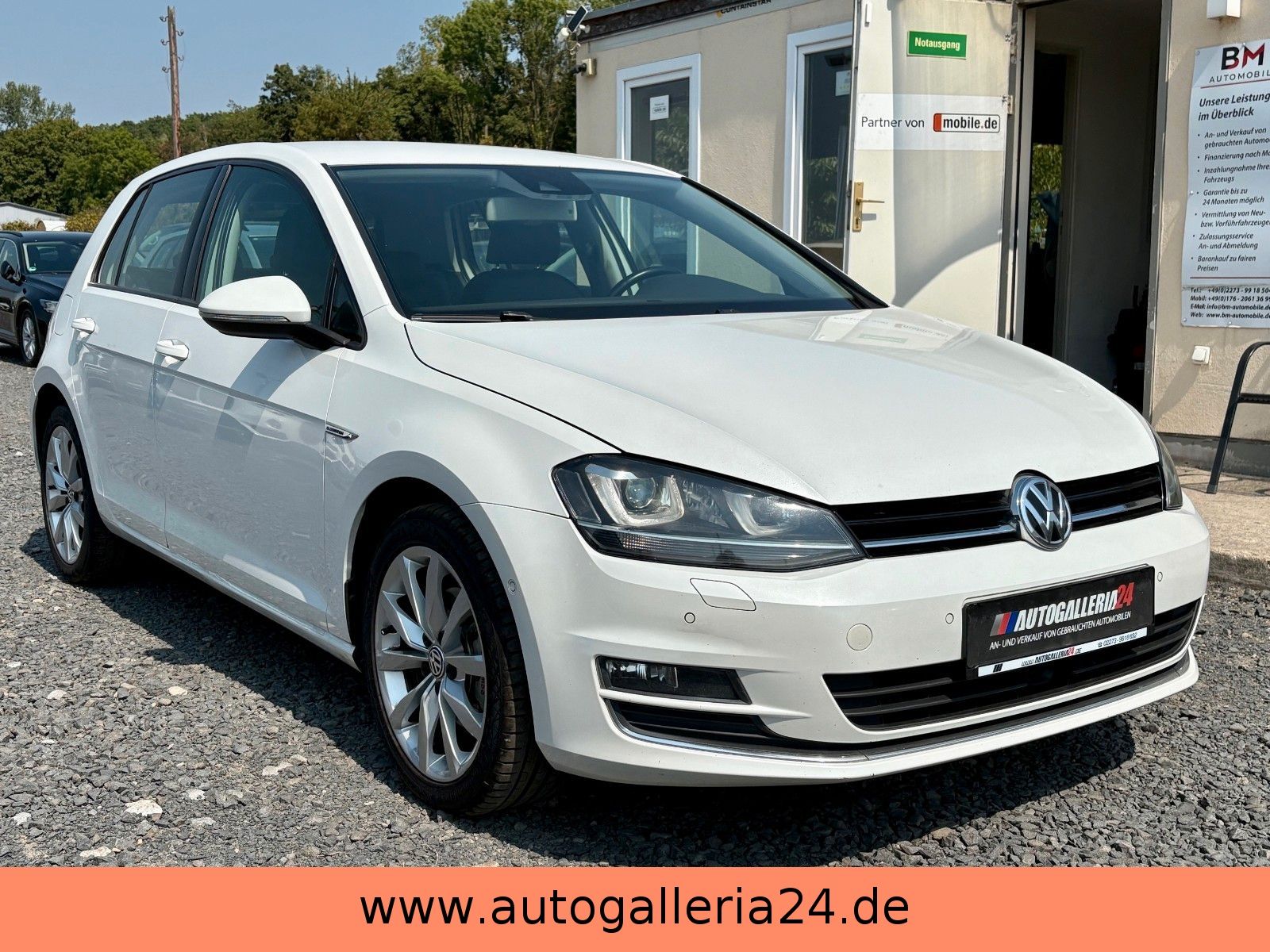 Fahrzeugabbildung Volkswagen Golf VII 2.0 TDI HIGHLINE Navi Xenon Leder SPORT