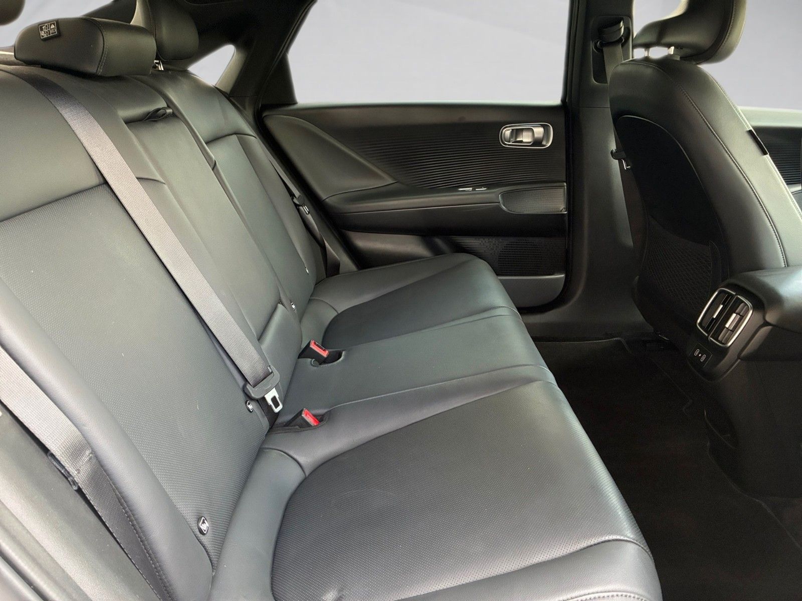 Fahrzeugabbildung Hyundai IONIQ 6 UNIQ 325PS 360°/Bose/Leder!