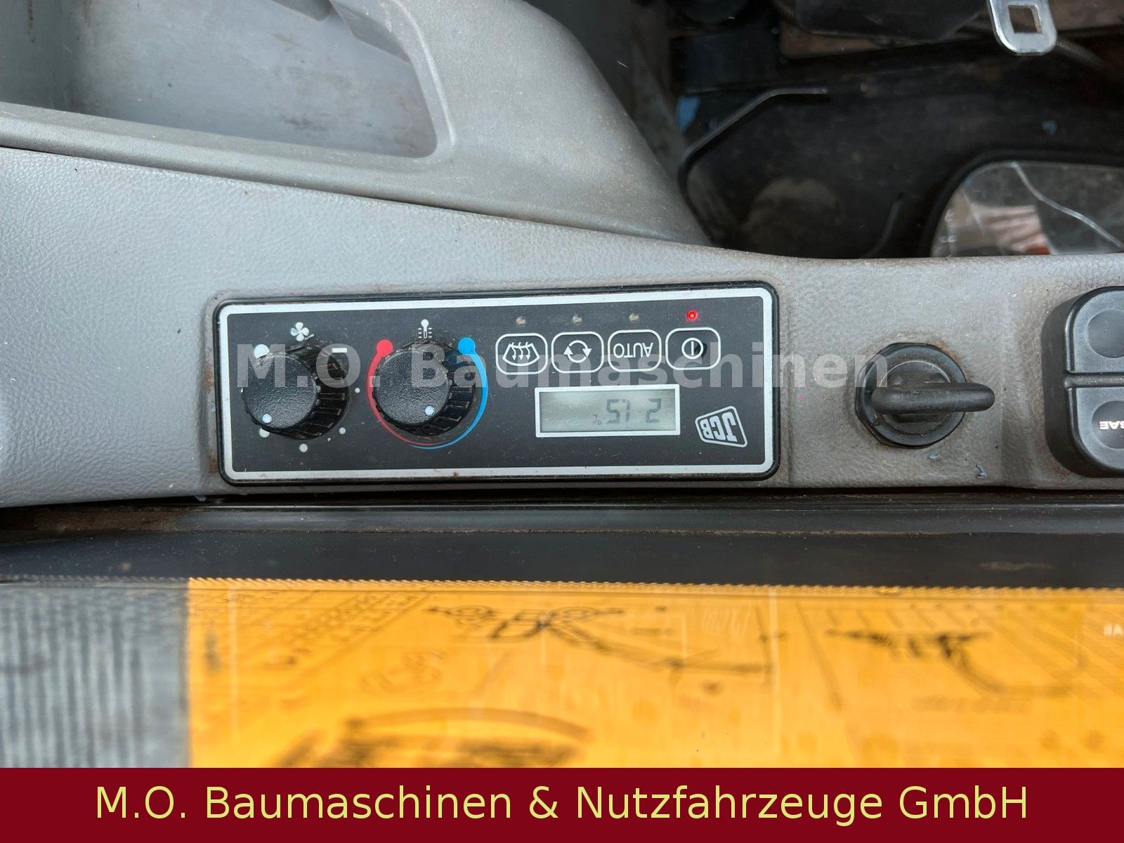 Fahrzeugabbildung JCB 110 W Hydradig / Holzgreifer / 2x Tieflöffel
