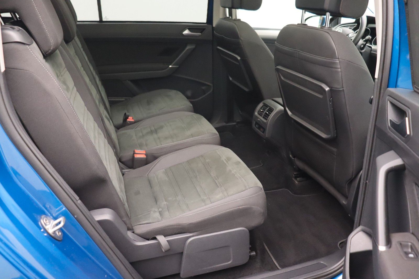 Fahrzeugabbildung Volkswagen Touran Comfortline ACC AHK Panorama7Sitze