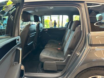 MYAUTOCENTER – Gebraucht- und Jahreswagen mit Werkstattservice in Pfaffenhofen Volkswagen Touran *7.SITZER*STANDHZ*MASSAGE*AHK*KEYLESS*
