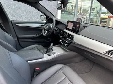 Fahrzeugabbildung BMW 520 i Limousine M Lenkrad Leder LED GSD 18"