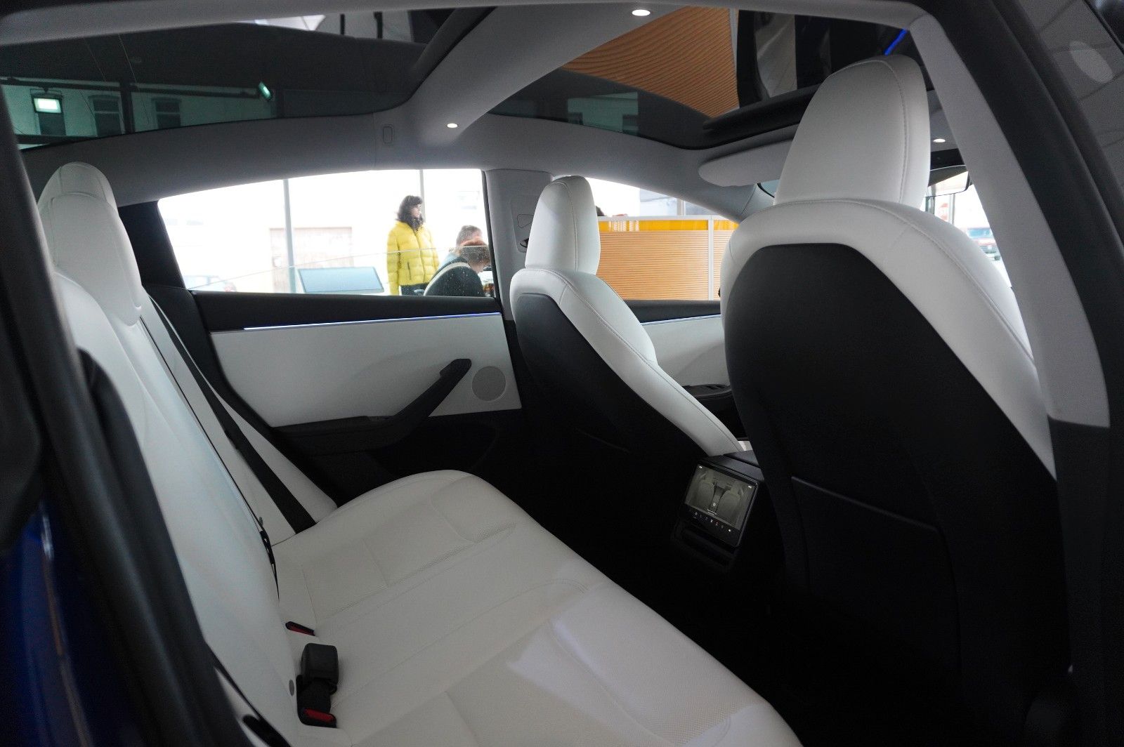 Fahrzeugabbildung Tesla Model 3 HIGHLAND DUAL-MOTOR NAVI/LED/KAMERA/AMD