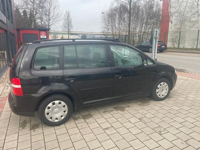 Fahrzeugabbildung Volkswagen Touran Trendline