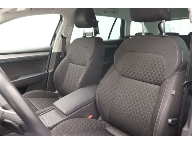 Fahrzeugabbildung SKODA Superb Combi Ambition LED ACC Navi DSG