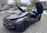 BMW i8 Roadster - - schwarze BMW i8