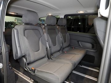 Mercedes V 220 - 7