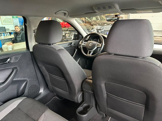 Skoda Rapid*KLIMAAUTO*SZHZ*CARPLAY*NAVI*TEMPO*TÜV0927