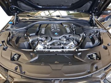 BMW M850 - 12