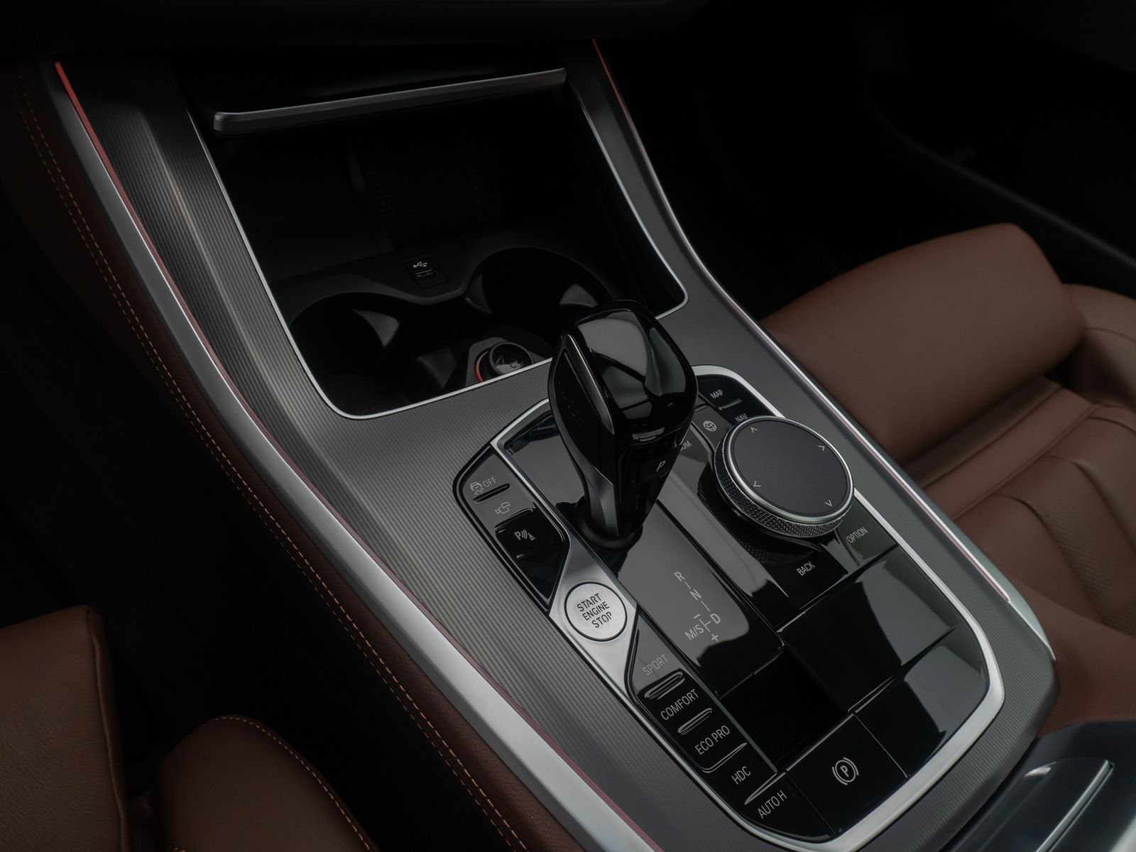 Fahrzeugabbildung BMW X5 xD40i M Sport Panorama 360°HUD Laser DAB HiFi