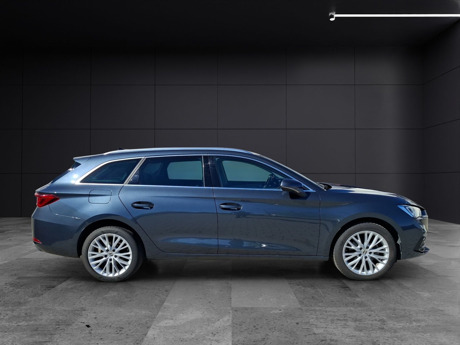 Fahrzeugabbildung SEAT Leon ST TSI Xcellence LED Navi ACC VC PDC SHZ LM