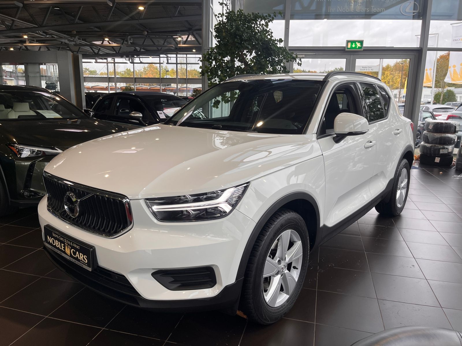 Fahrzeugabbildung Volvo XC40 AWD AHK LED NAVI ALU