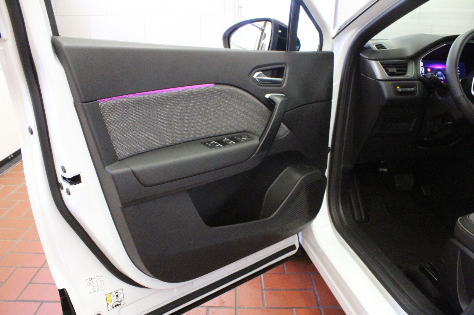 Fahrzeugabbildung Renault Captur Mild Hybrid 160 EDC Techno *Ganzjahresrei