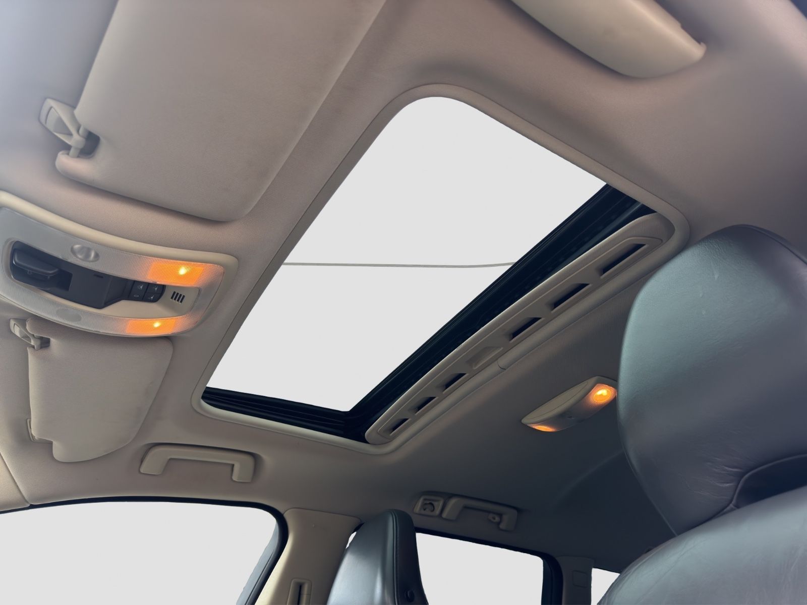Fahrzeugabbildung Volvo V70 Kombi Momentum /Klimaautom./Navi./AHK/TÜV