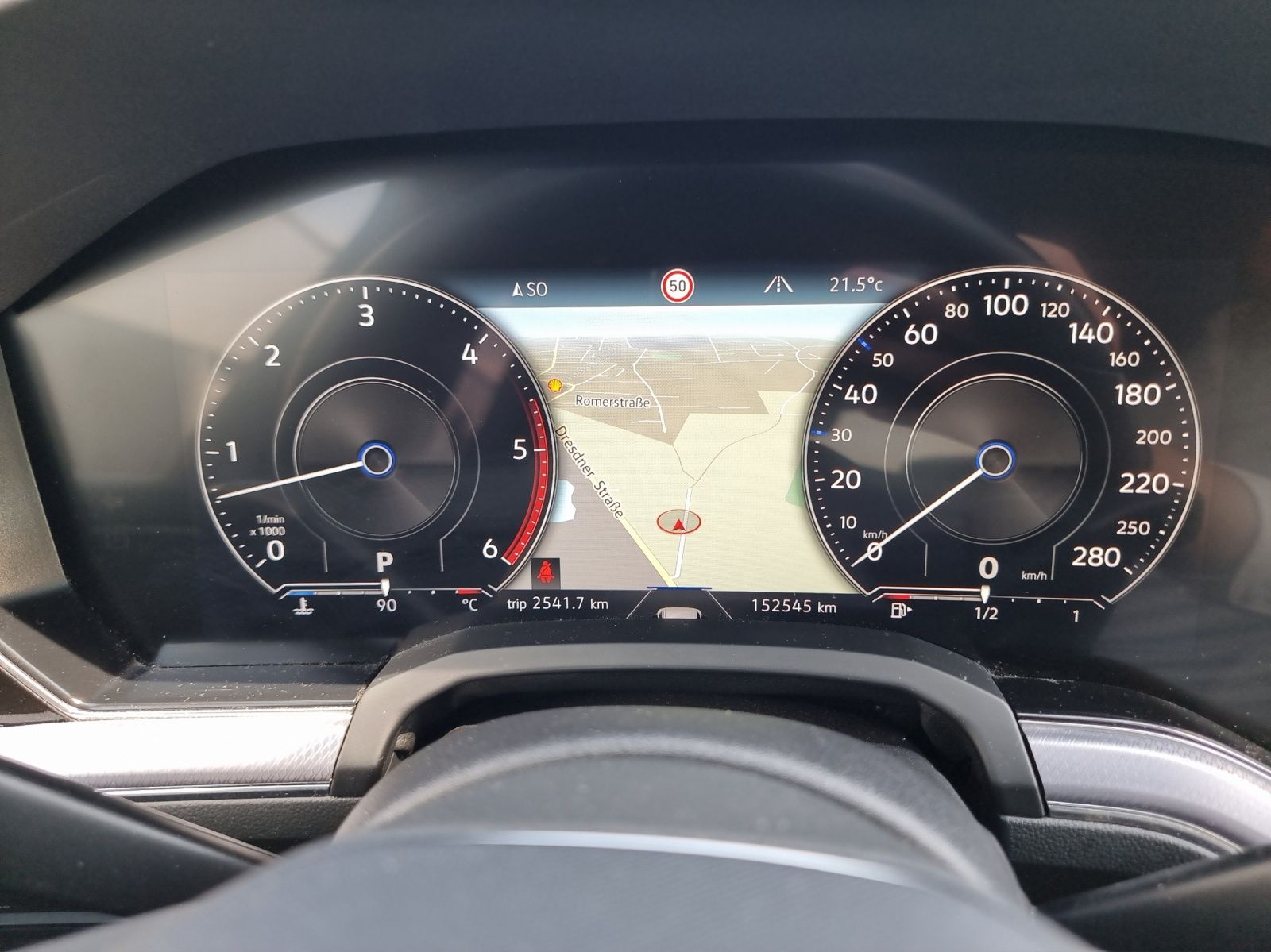 Fahrzeugabbildung Volkswagen Touareg TDI R-Line 4M Matrix STH Luft Pano RFK A
