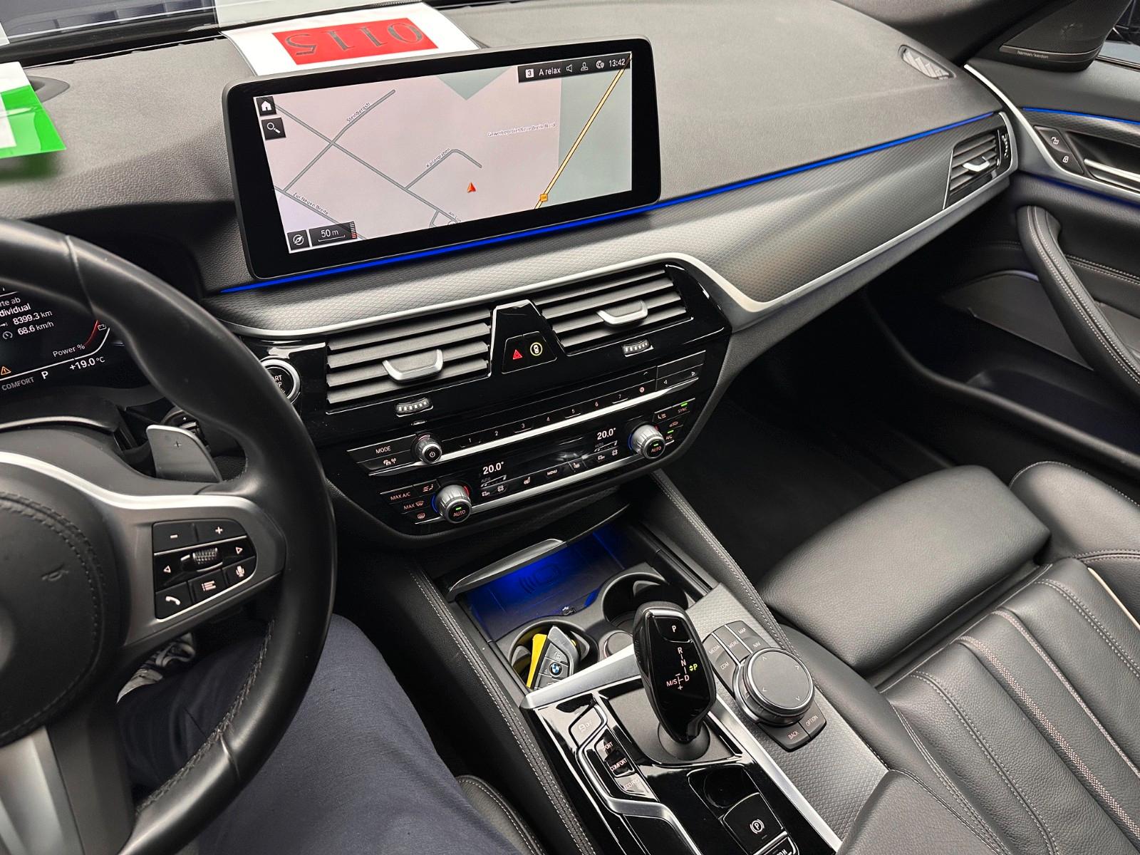BMW 530d touring xDrive M-Sport *TV-Fond*19Zoll*INNO