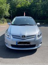 Toyota Auris, gepflegt, wenig Kilometer - Toyota Auris aus 2011 mit Benzin-Antrieb