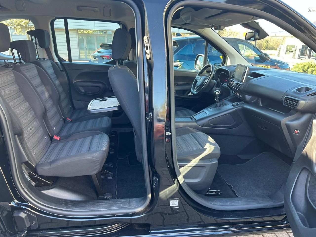 Fahrzeugabbildung Opel Combo Life E Edition
