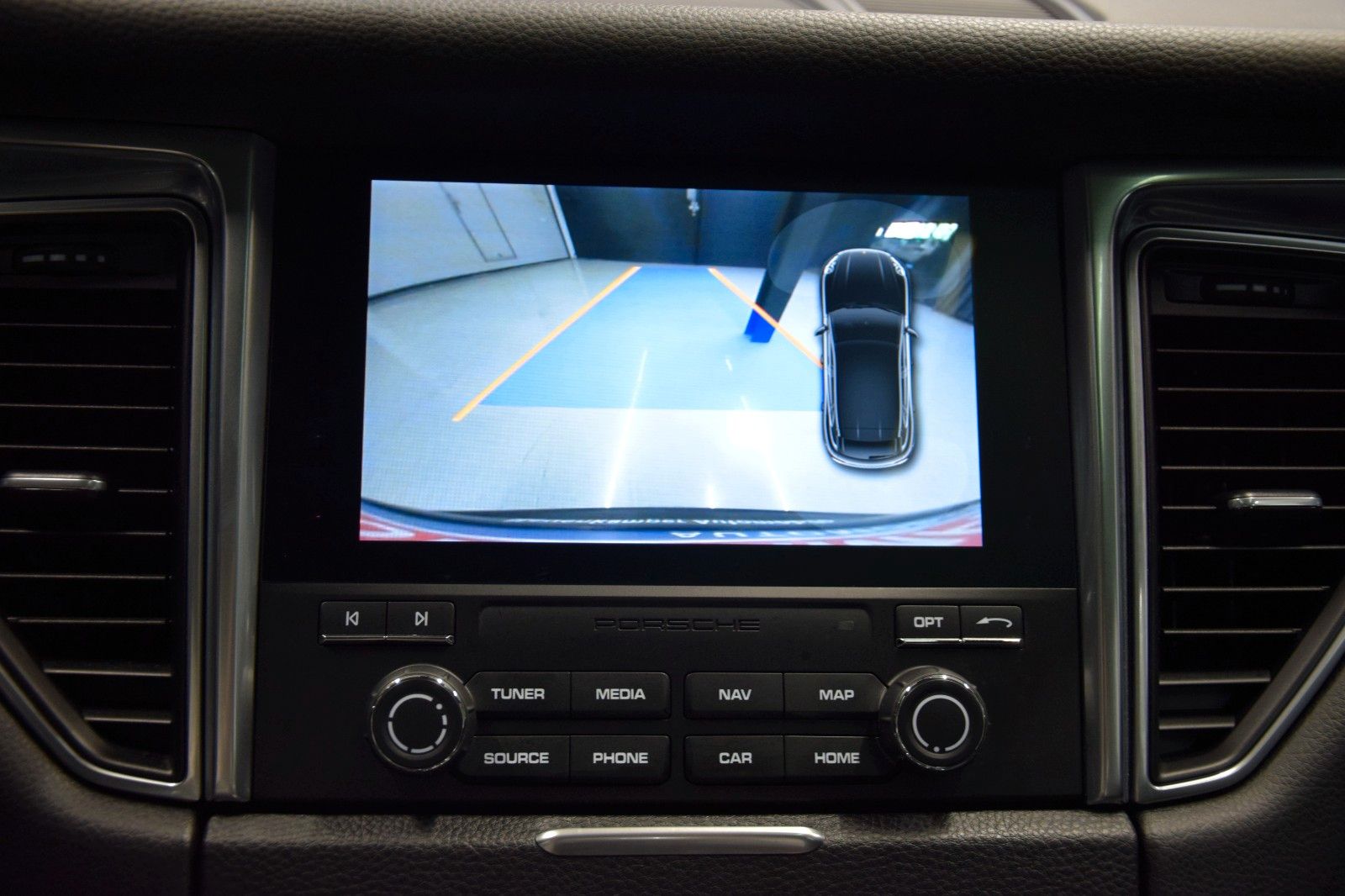 Fahrzeugabbildung Porsche Macan PDLS Leder Pano Memory PASM Kamera CarPlay