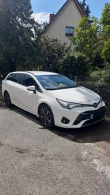 Toyota Avensis 1,8-l-V. Multidr. S Team D T. Sports... - Toyota Avensis mit Benzin-Antrieb: Kombi, Automatik, 1.8