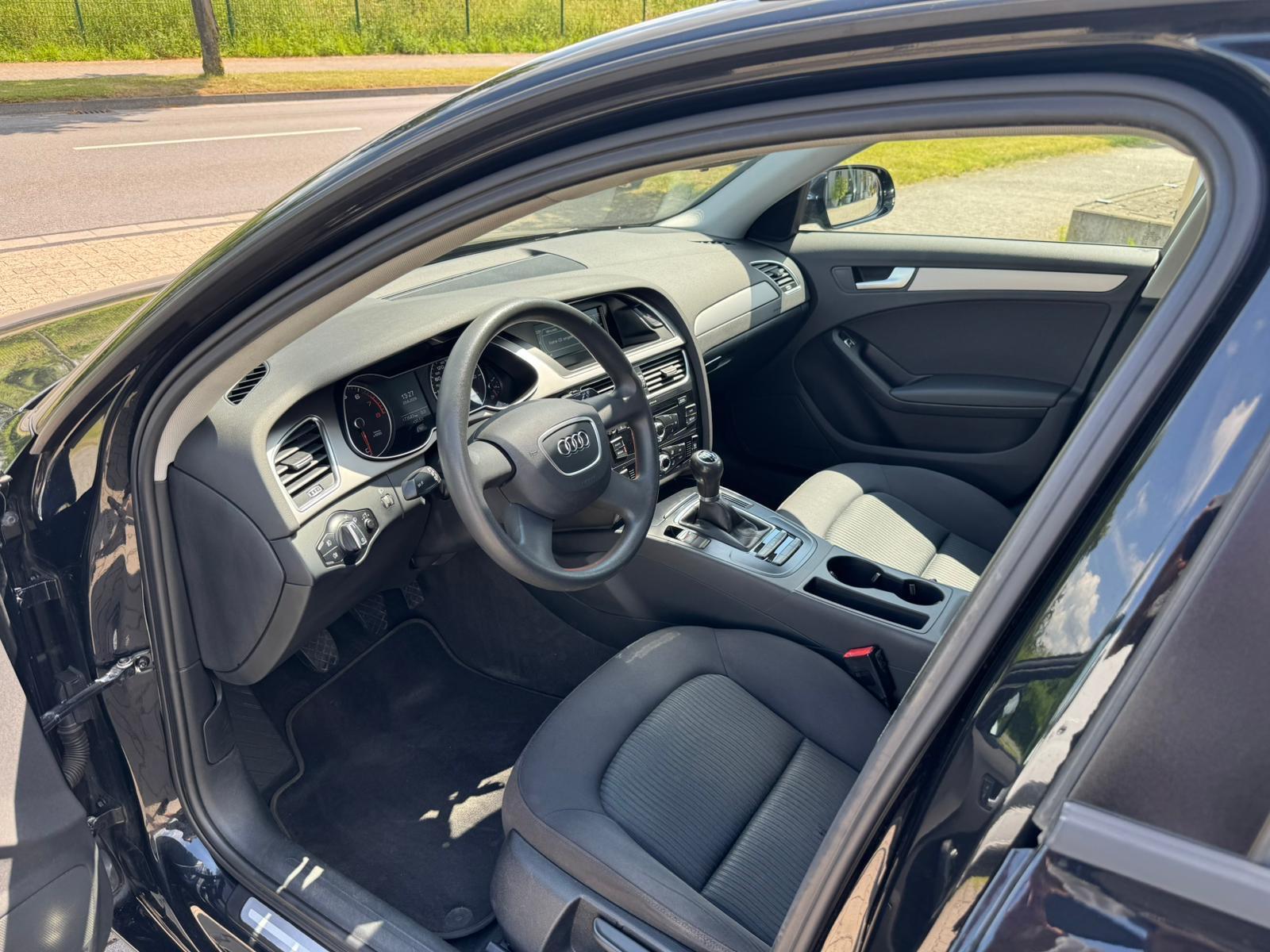 Audi A4 2013 — photo 10