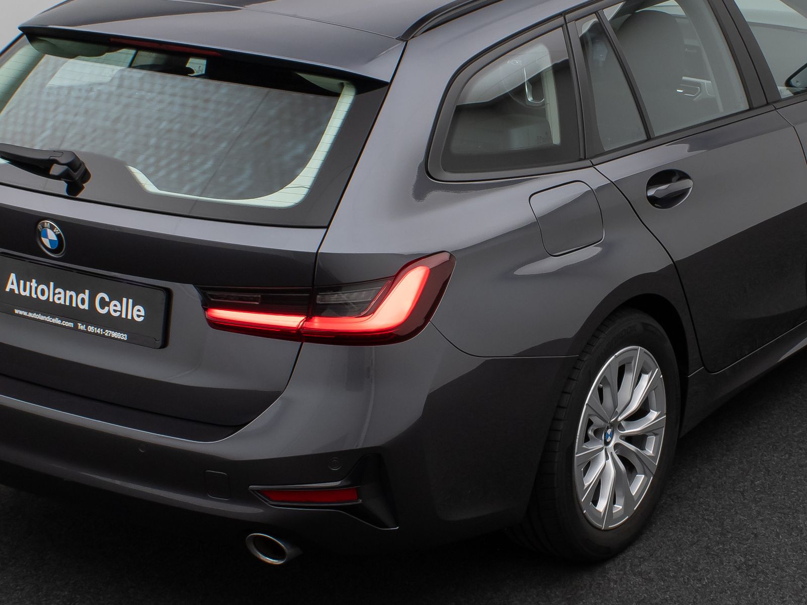 Fahrzeugabbildung BMW 320i Panorama DAB CockPitPr DrivAssist PDC Alarm