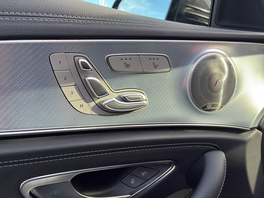Fahrzeugabbildung Mercedes-Benz E 300 de T AMG*PANO-SD*AHZV*HUD*DISTR*BURMESTER*
