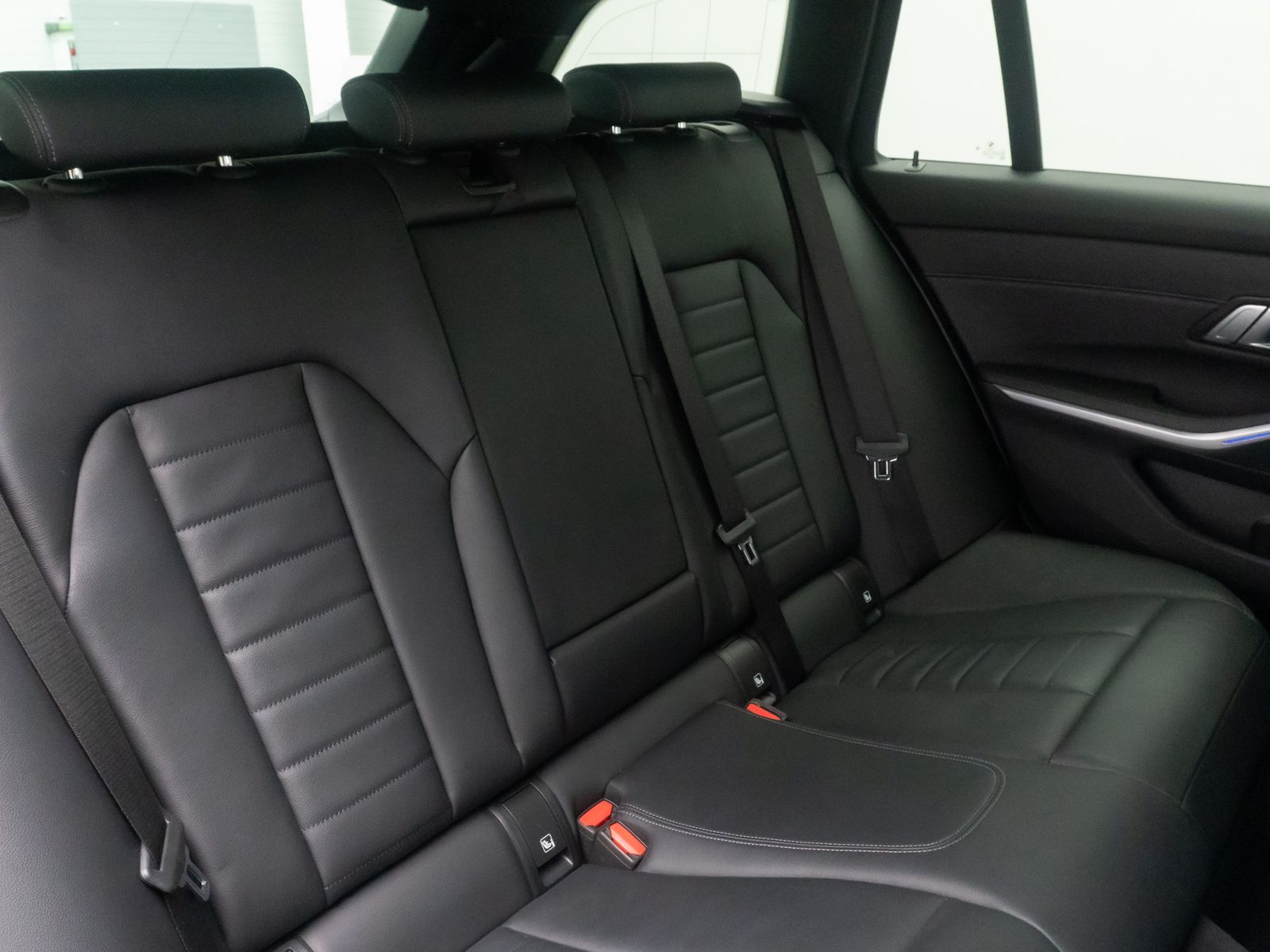 Fahrzeugabbildung BMW 320d xD M Sport DAB HiFi HUD Laser Kamera 19Zoll