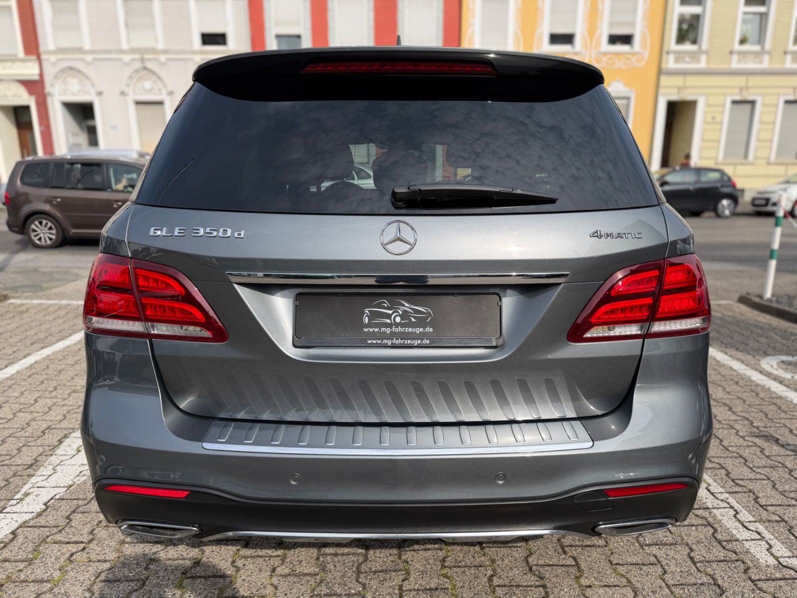 Fahrzeugabbildung Mercedes-Benz GLE 350 d 4Matic AMG LINE NEUER MOTOR VOLLAUSST.