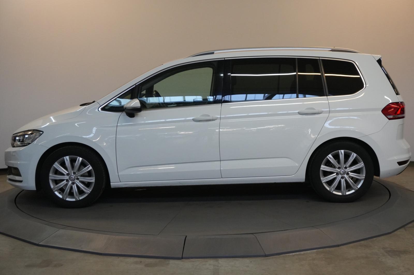 Volkswagen Touran 1.5 Highline BMT LED AHK PDC StzHzg