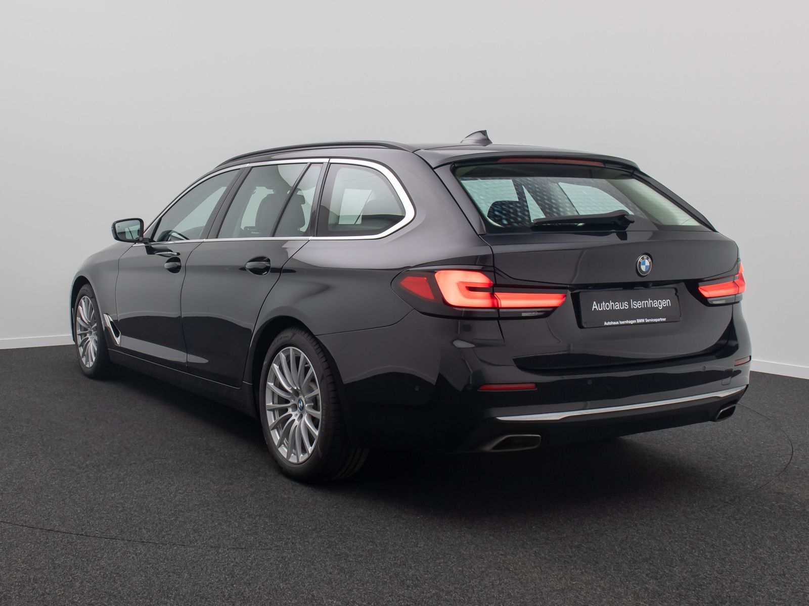 Fahrzeugabbildung BMW 540d xD Luxury Line Panorama H/K HUD Bel&uuml;ftung