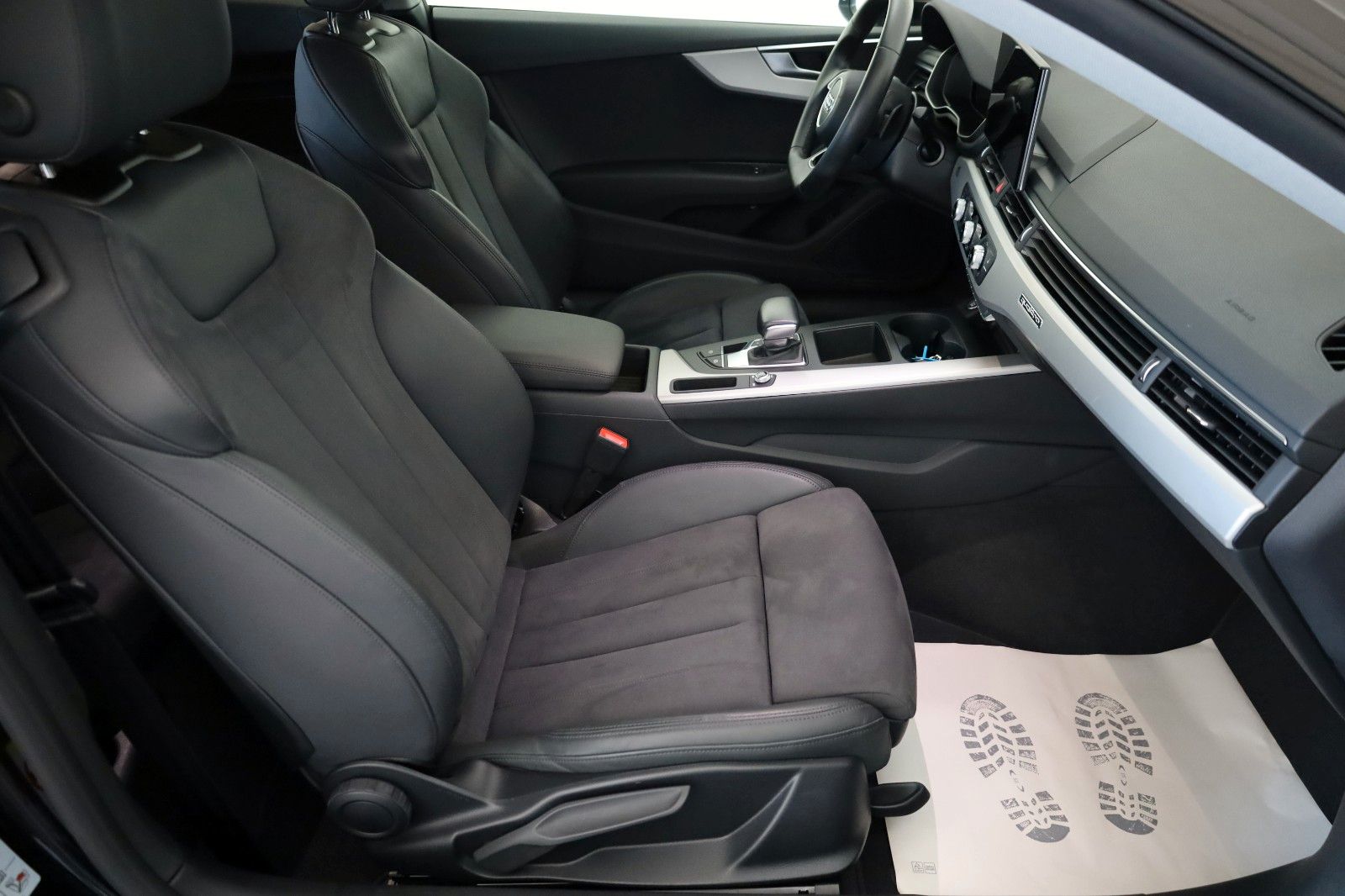 Fahrzeugabbildung Audi A5 45 TFSI Coupe quattro S line Competition Matr
