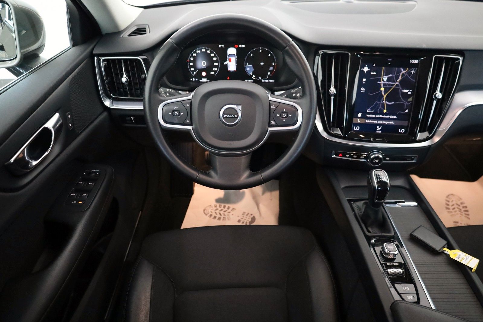Fahrzeugabbildung Volvo V60 Kombi Momentum Pro T.Leder,Navi,LED,AppleCar