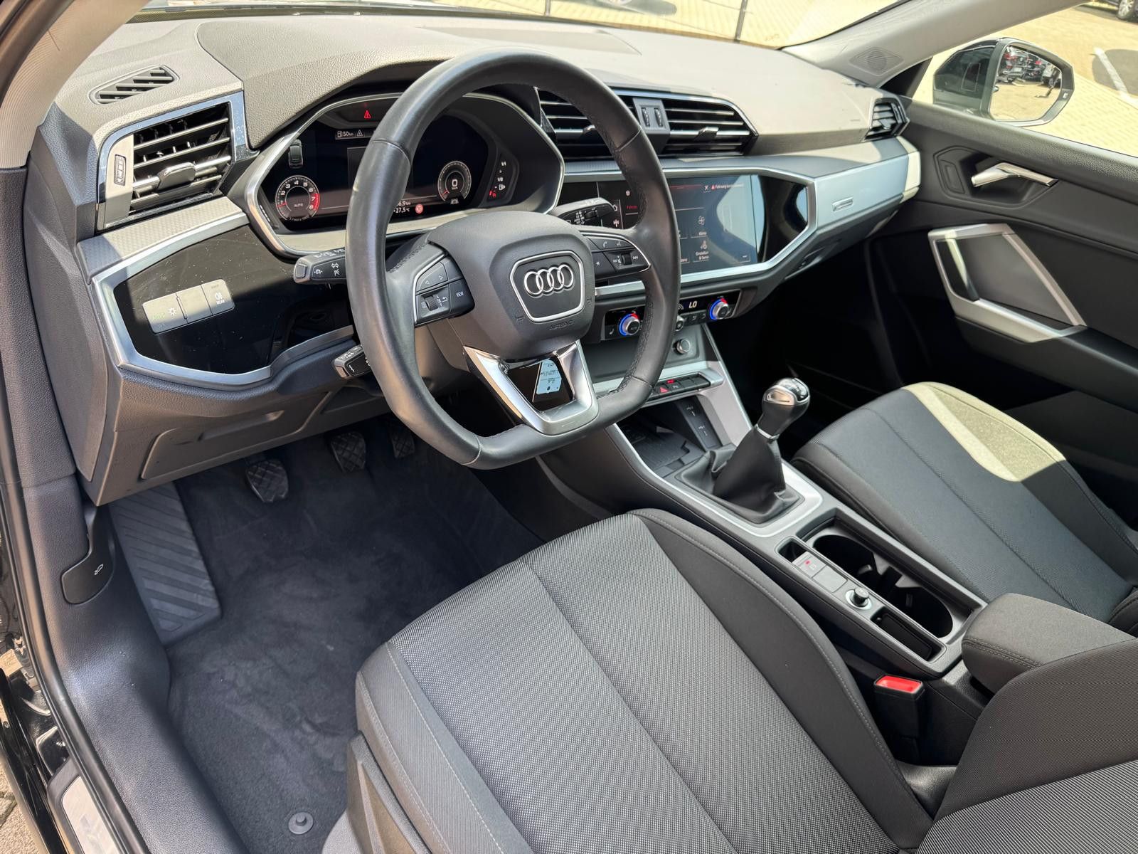 Audi Q3 35 TFSI 1,5 150P TFSI S line SH/LED/GRA/NAVI foto 8