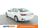 BMW 320i xDrive Luxury Line Au.*NAVI*LED*CAM*SHZ*LHZ - mit Benzin-Antrieb: Weiß