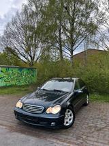Mercedes-Benz Mercedes Benz C 220 - gebrauchte Mercedes-Benz C 220 aus dem Jahr 2005
