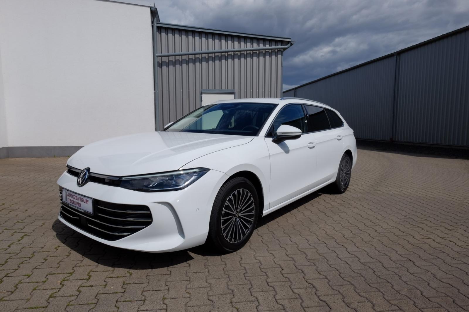 Volkswagen Passat Variant 1.5 eTSI Elegance/Leder/Matri/360