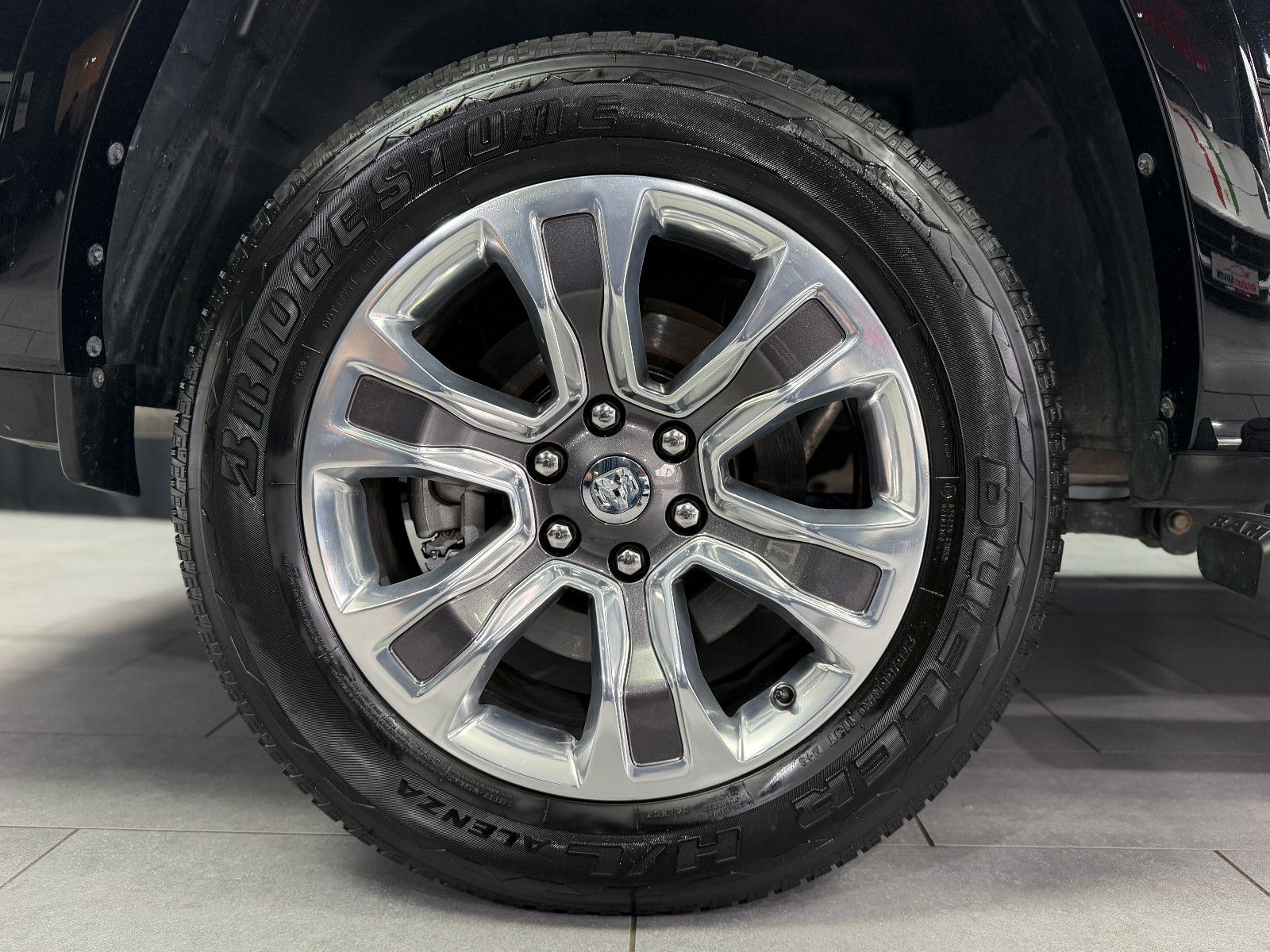 Fahrzeugabbildung Dodge RAM 1500 5.7 HEMI 4x4 Longhorn|AHK|NAVI|PANO