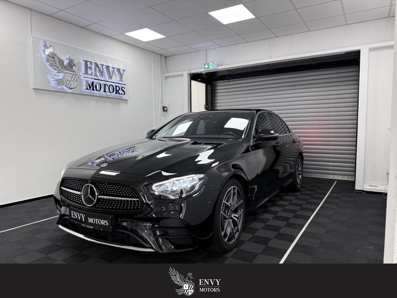 MERCEDES-BENZ E 220 D AMG BOURMESTER ALCANTARA CAM 360 NAVI KL