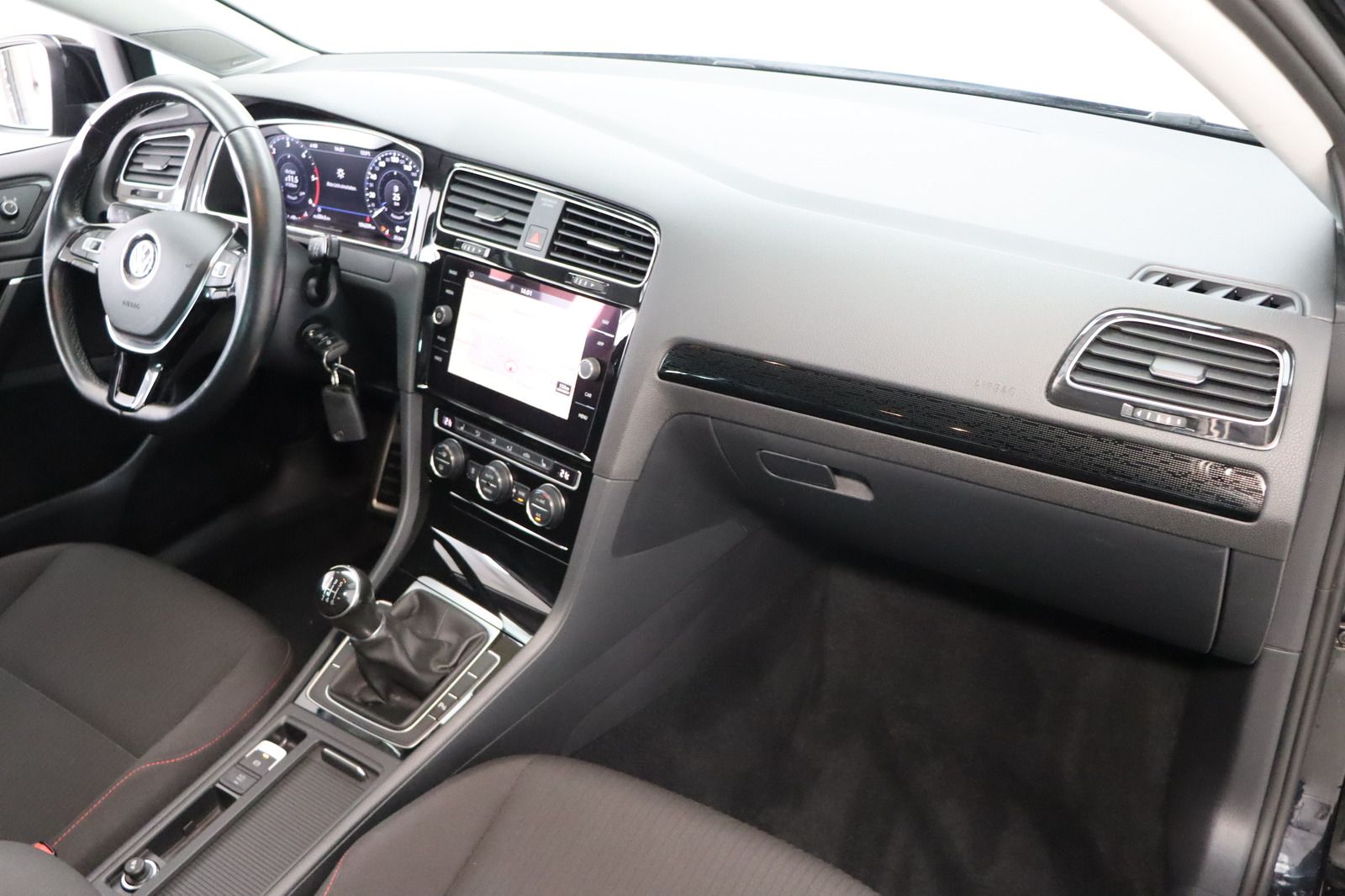 Fahrzeugabbildung Volkswagen Golf VII Sound * Standheizung * LED *